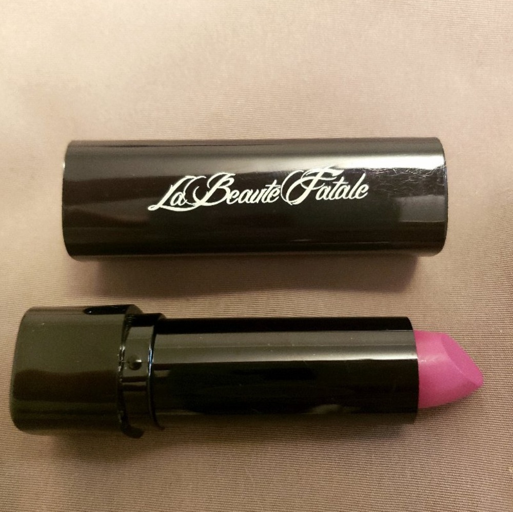 La Beaute Fatale Lipstick